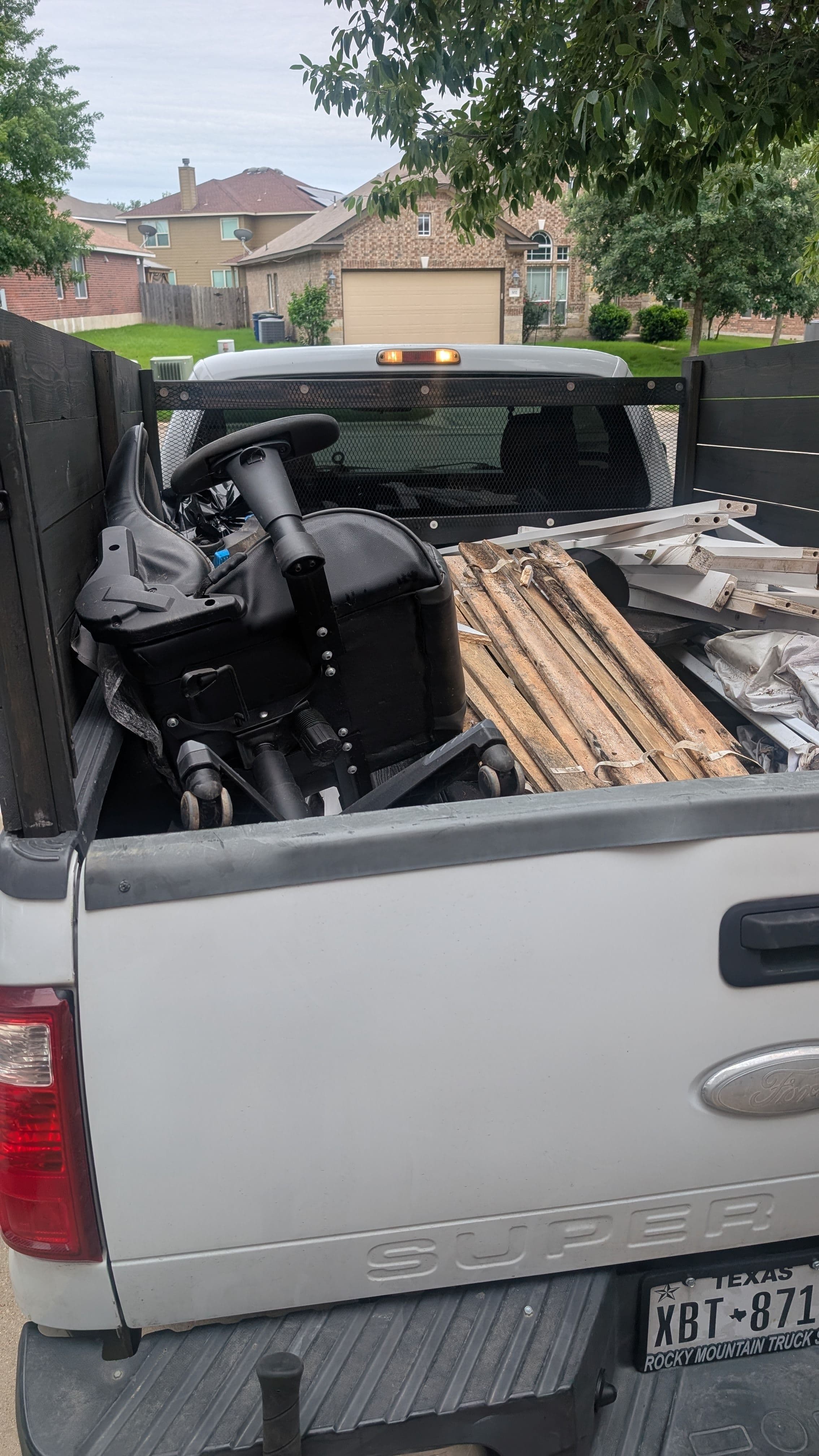 Project Residential Cleanout Haul in Hutto Clears the Clutter image