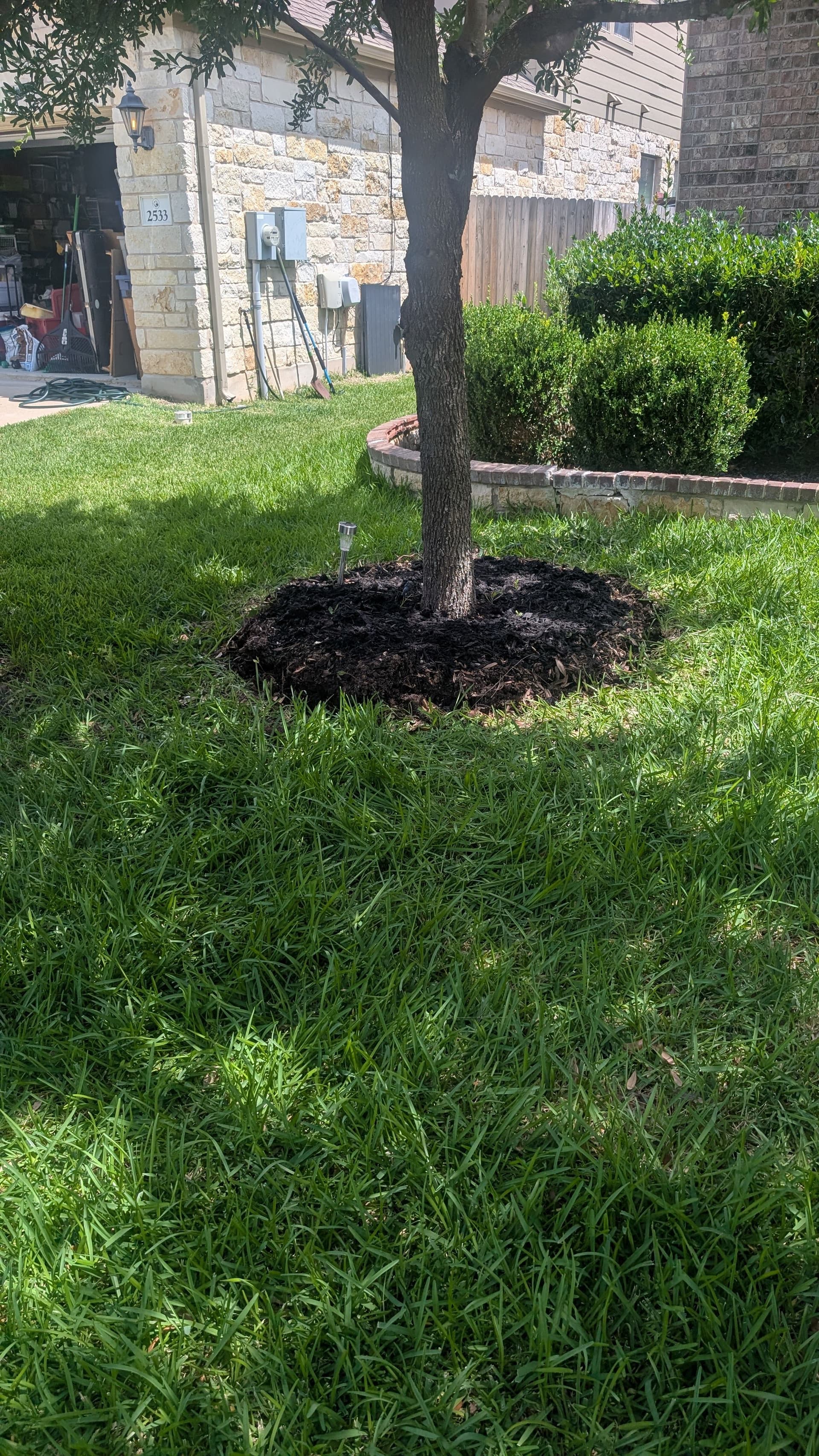 Gallery photos for Old Rock and Brick Border Removed in Round Rock: Image #1