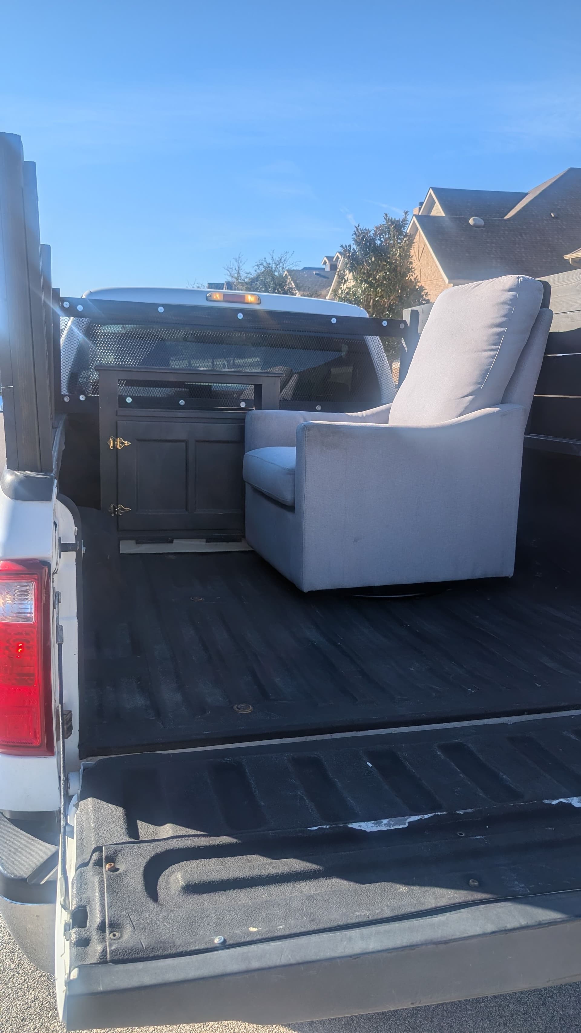 Single Item Furniture Pickup in Round Rock Done Right
