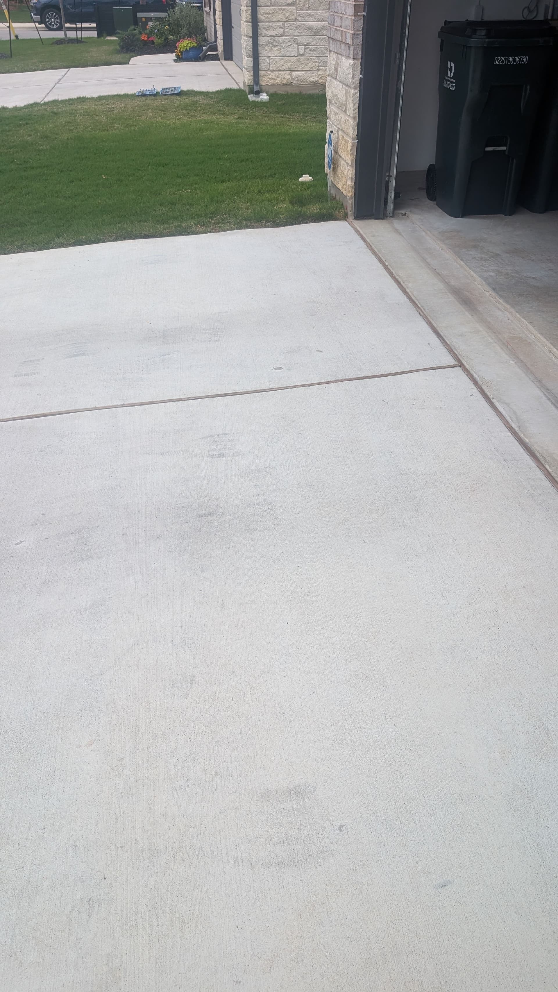 Gallery photos for Garage Cleanout Gets Georgetown Texas Driveway Clear Fast: Image #1