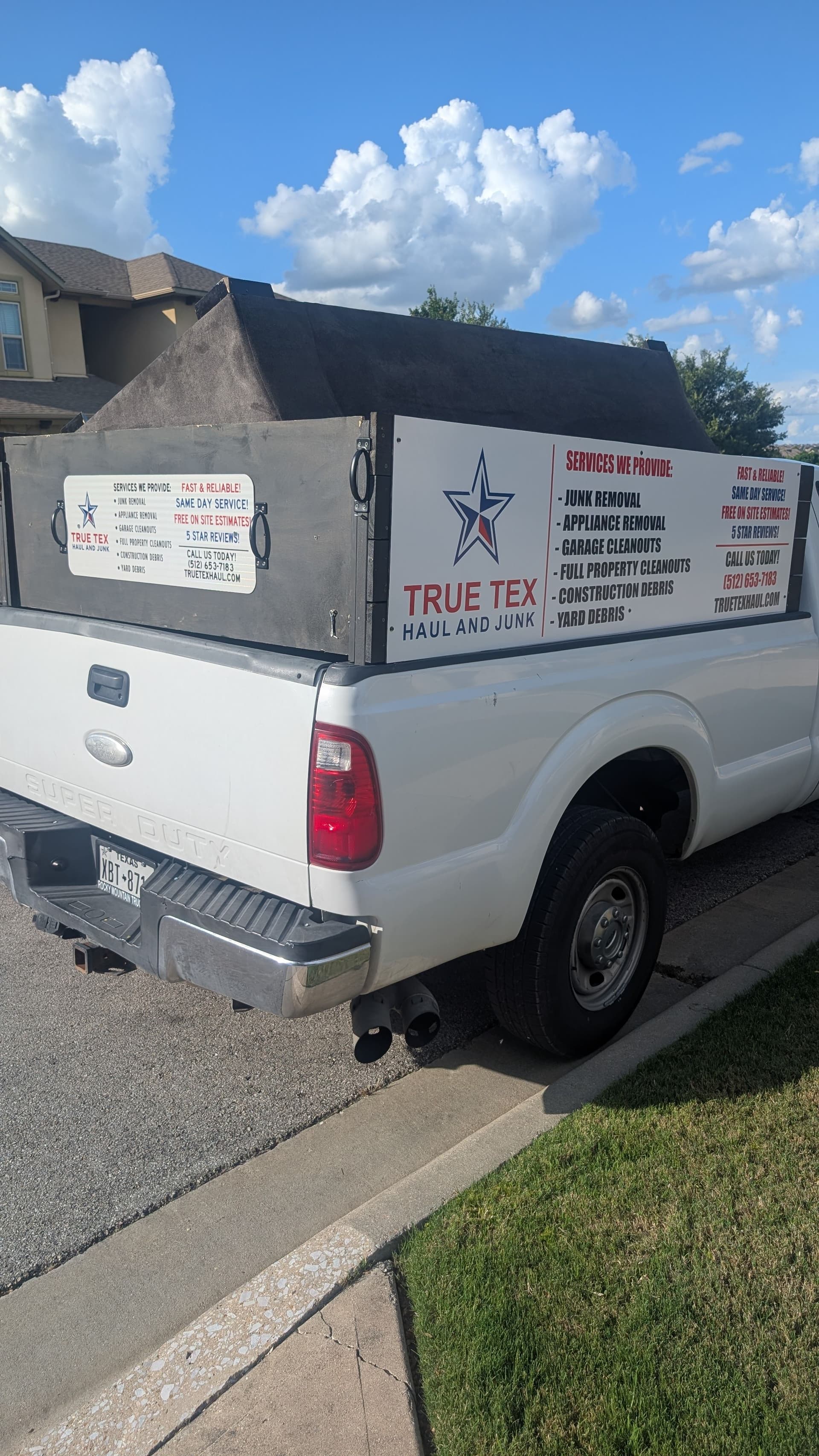 Gallery photos for Bulky Couch Removal Done Right in Round Rock: Image #1